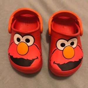 elmo crocs size 6